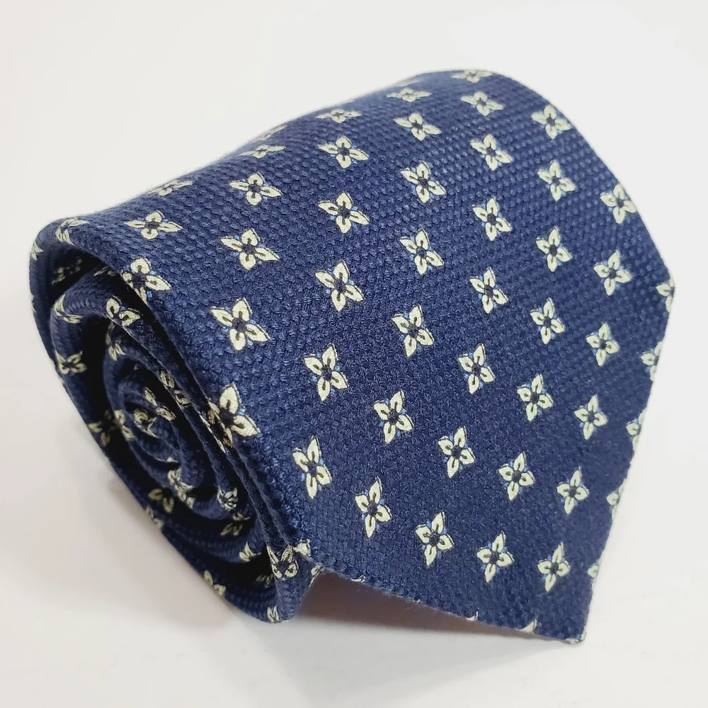 Cremieux Blue Geometric Men's Designer Silk Necktie Jacquard Fabric 57x3.75" - Picture 1 of 5